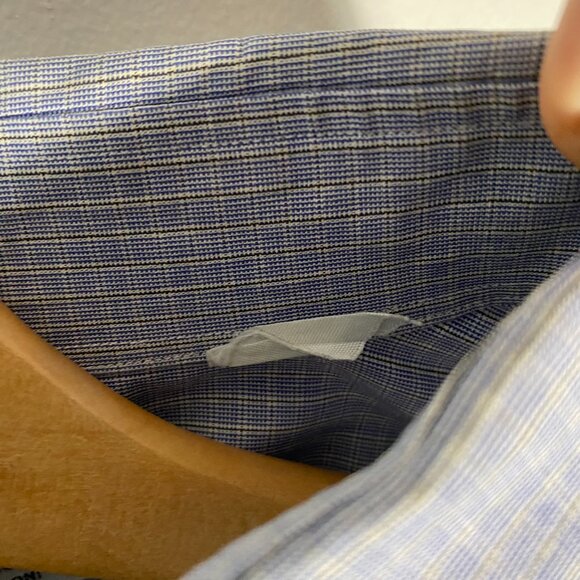 8/10 used - dark mark on one of the sleeves, staining on interior of cuff pictur - Picture 3 of 7